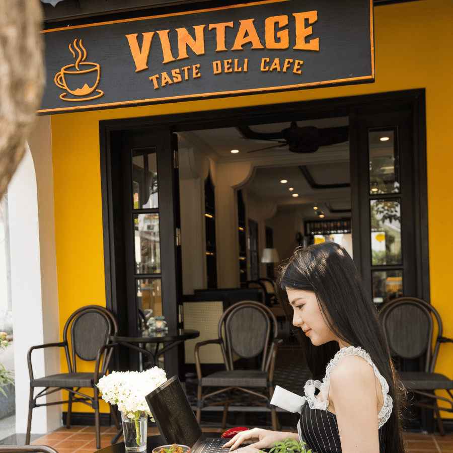 Quán cafe vintage, cafe phong cách cổ điển, quán cafe đẹp tại Vinhomes Grand Park, cafe view đẹp Quận 9, quán cafe gần đây, cafe vintage Vinhomes Grand Park, cafe không gian xanh, quán cafe check in đẹp, cafe bánh ngọt Sài Gòn, quán cafe chill Sài Gòn